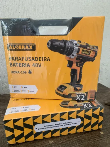 Parafusadeira furadeira + acessórios lacrado