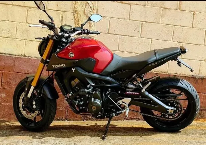 Yamaha MT-09 2015. Oportunidade, abaixo da fipe.