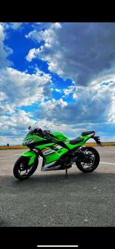 Kawasaki Ninja 300 2025