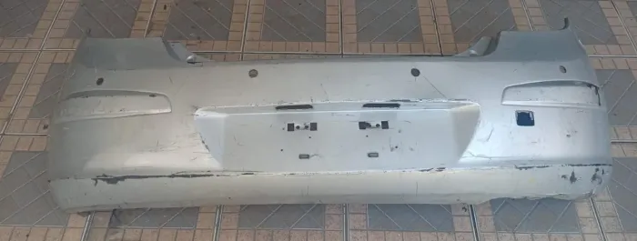 para-choque traseiro hyundai i30 09/12  com detalhe na garra 