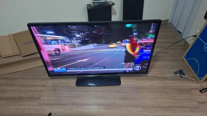 TV Led Philips 42" 3D (não é smart)