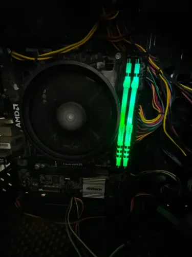 Memória DDR4 HyperX 16GB RGB 2x8 3000Mhz