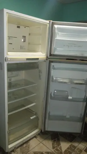Geladeira frosfree gelando bem