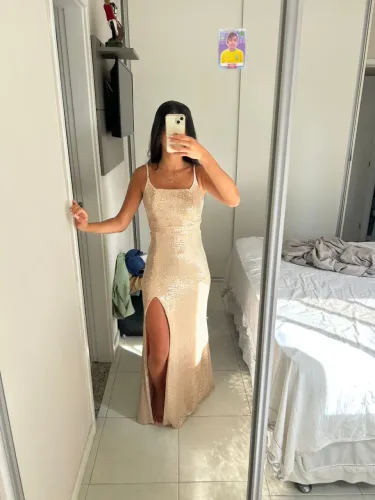 Vendo vestido de brilho