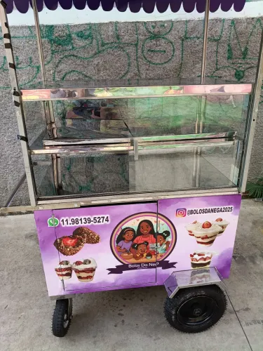 Carrinho de Vendas c/ 2 Vitrines - Usado 5 Vezes - R$ 3.500