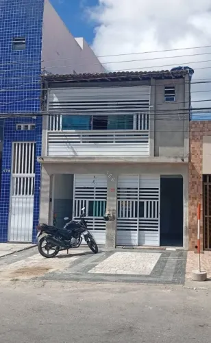 Casa Duplex com 150m² à Venda 5/4 sendo 1 suíte no Santo Antônio