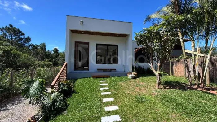Casa para Venda em Florianópolis, Pântano do Sul, 2 dormitórios, 1 suíte, 3 banheiros, 4 v
