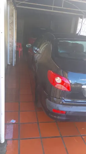 Peugeot 207 Sedan Passion XR 1.4 Flex 8V 4P 2009