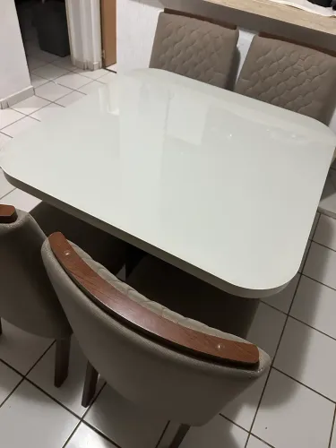 Mesa 4 cadeiras