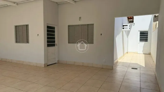 OPORTUNIDADE EM VÁRZEA GRANDE CASA COM SUÍTE
