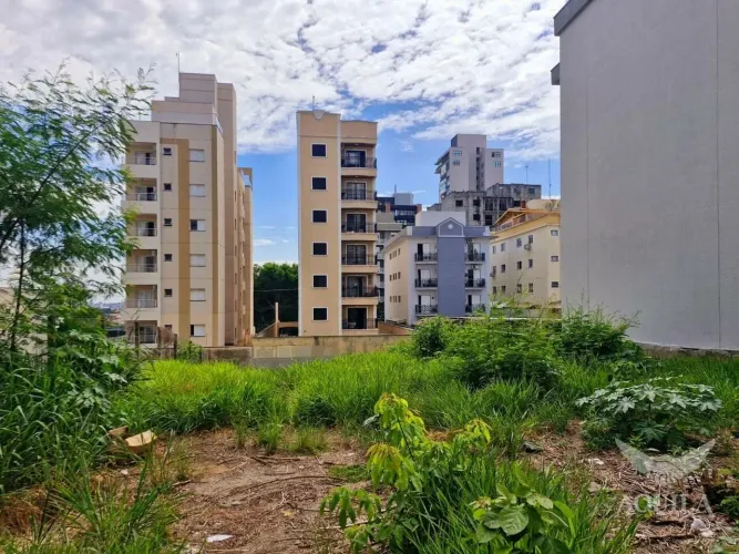 TERRENO COM 560 m² NO PARQUE CAMPOLIM - SOROCABA