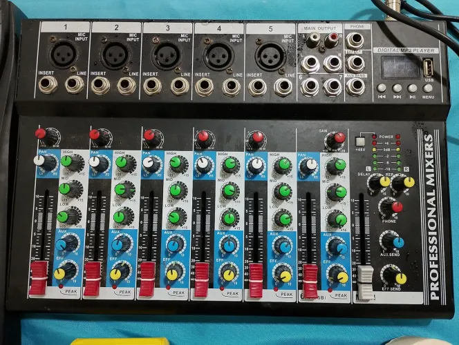 Mesa de som digital de 10 canais