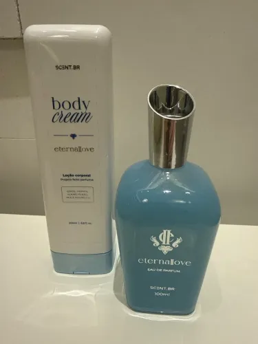 Perfume e creme corporal