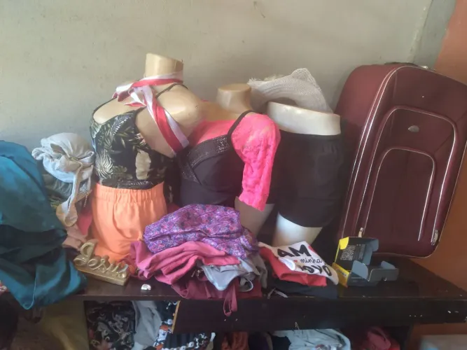Vendo a metade do bazar por 200,00
