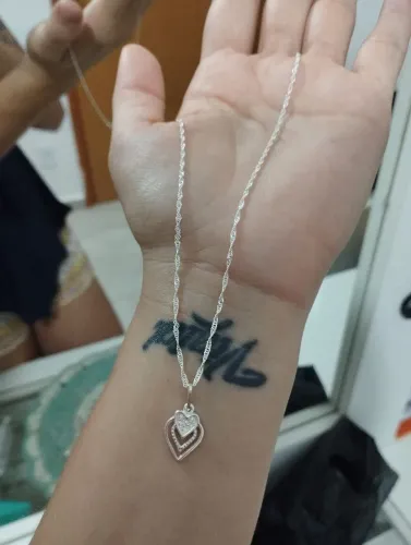 Linda corrente de prata com pingente coração 
