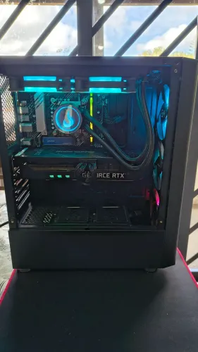 Pc gamer i7 10700 + RTX 3070 ti impecável