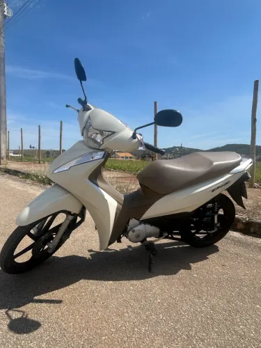 VENDO HONDA BIZ 2019 BRANCA PÉROLA - ÚNICO DONO