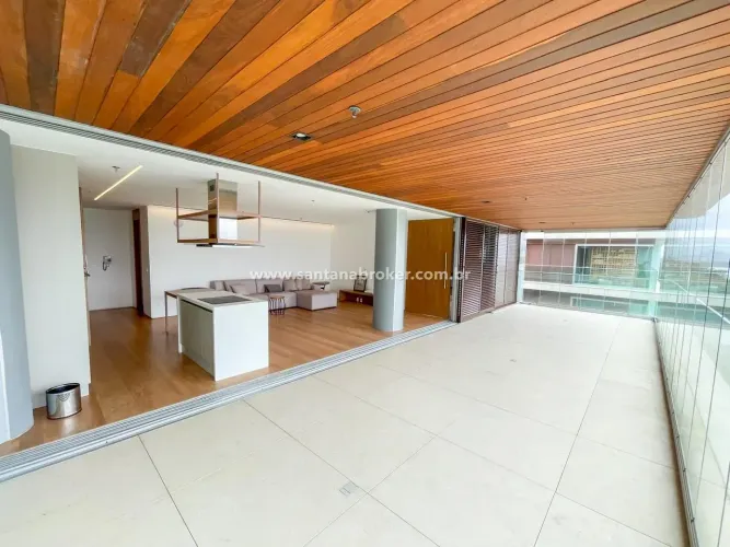 Apartamento com 133m² à venda na Orla da Barra