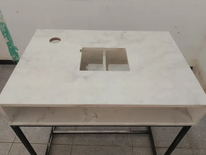 Mesa para manicure.