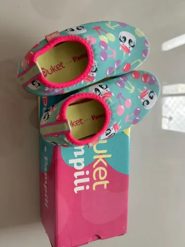Sapatilha infantil para banho