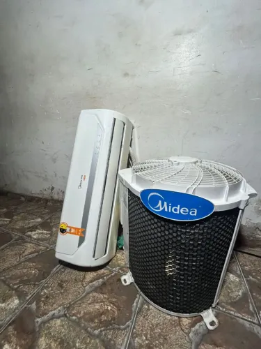 Vendo split de 12 mil BTUs 