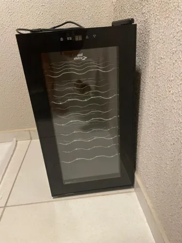 Adega 18 garrafas