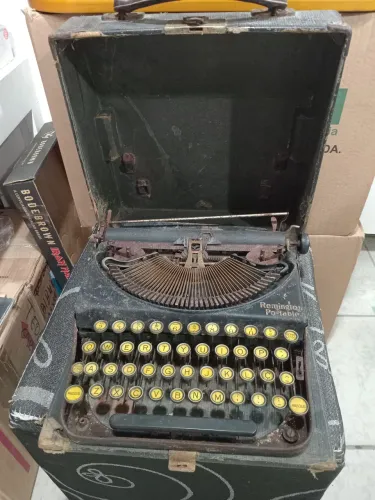 Máquina de escrever Remington 1920