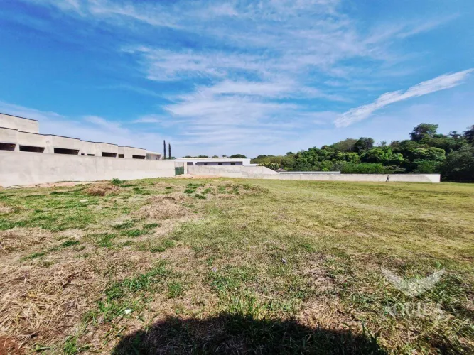 TERRENO PLANO COM 1123 m² NO CONDOMÍNIO VILLA TOSCANA - VOTORANTIM