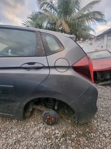 Sucata de Fit 2015 venda somente de peças  LEIA O ANÚNCIO