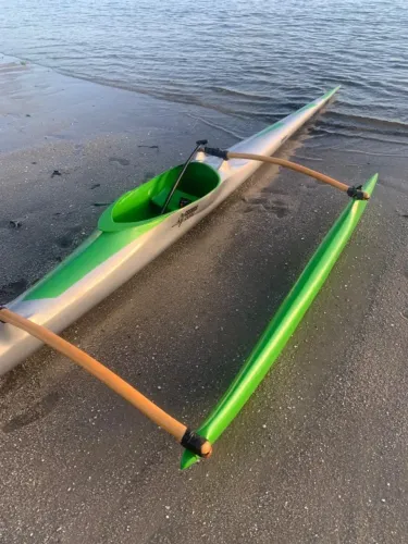 Vendo Canoa Havaiana V1 - Cosmos