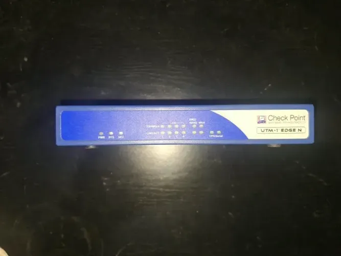 Firewall Check Point UTM-1 EDGE N (SBXN-100-1) - Com Fonte de Alimentação