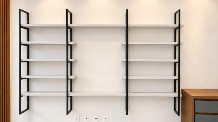 Estrutura metálica para otica 