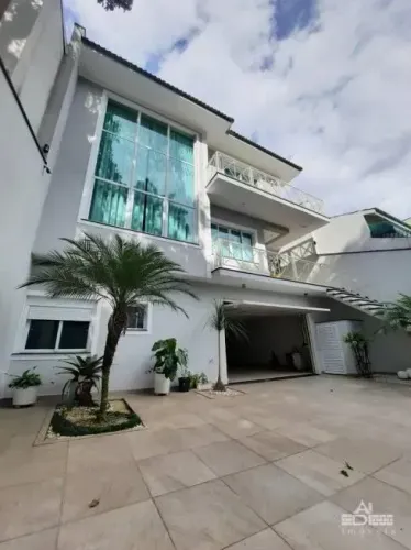 Sobrado para venda com 394 metros quadrados com 4 quartos em Jardim Virginia Bianca - São