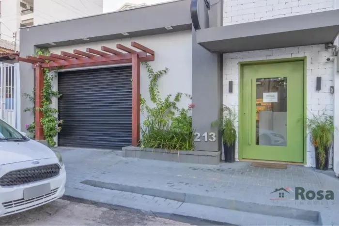 Casa Residencial e Comercial à Venda no Bairro Popular, Cuabá.