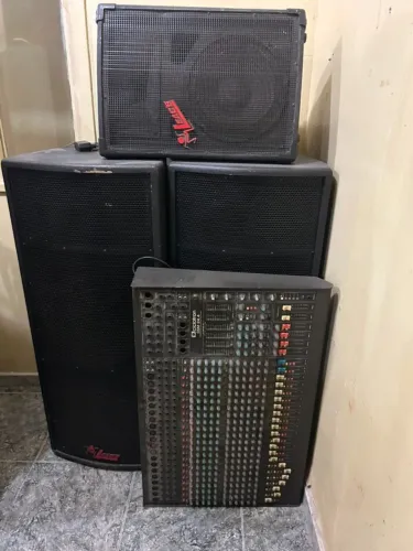 Lote Equipamentos de Som - Caixas Leacs + Mesa + Rack + Cabos