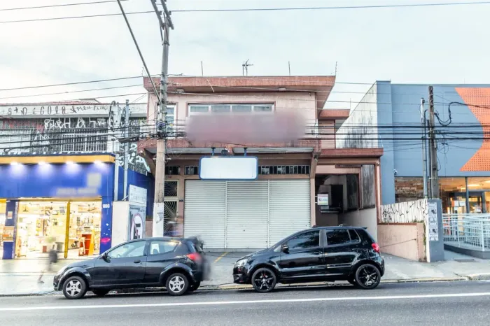 Prédio comercial na Avenida São Miguel, 1811 - 1813 650 m²