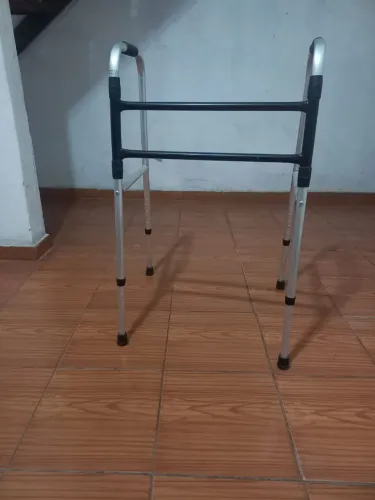 Andador adulto