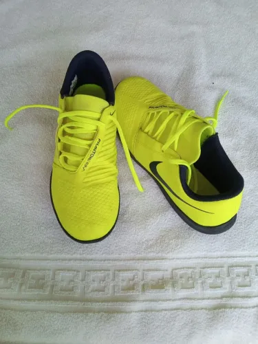 Chuteira Nike society