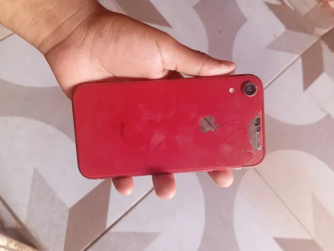 Vendo iPhone xr , para retirada de peças ou concerto