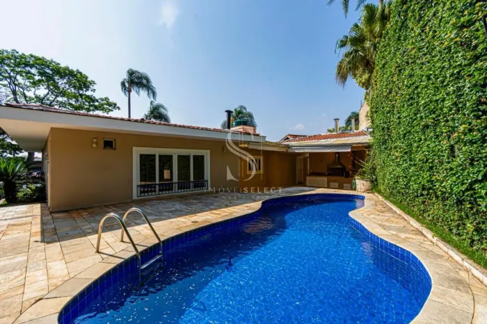 Jardim Guedala, Casa Residencial de 470m² com 3 suítes, 6 vagas.