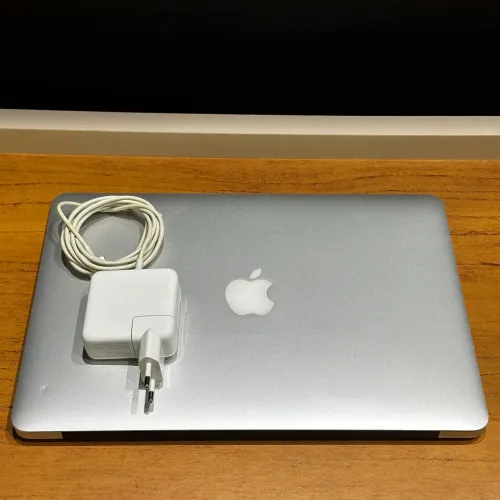 MacBook Air Mid 2017 / 8GB / SSD M2
