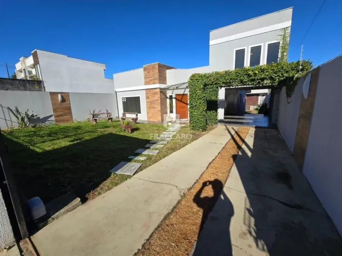 Linda Casa Espaçosa à Venda ou Locação  Jardim Carvalho!