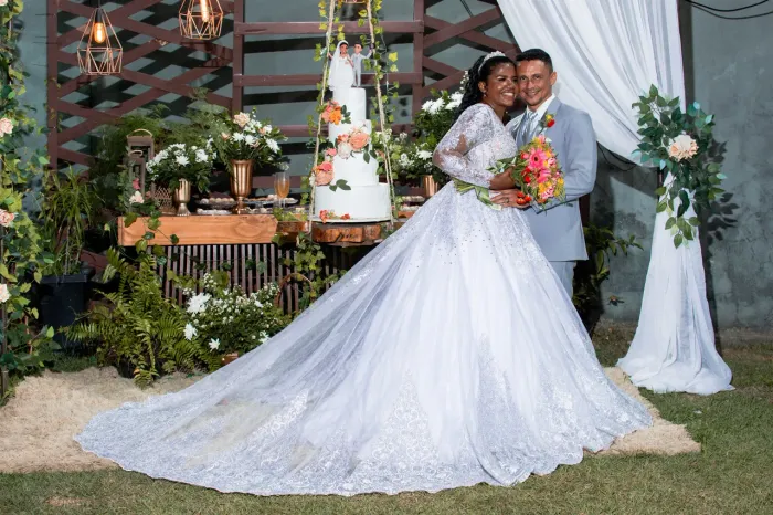 Vendo vestido de noiva lindo novo dois em um 