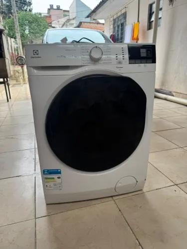 Lava e seca Eletrolux