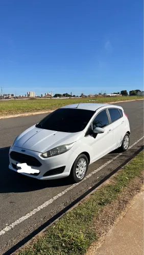 Ford Fiesta 1.5 16V Flex Mec. 5P 2015