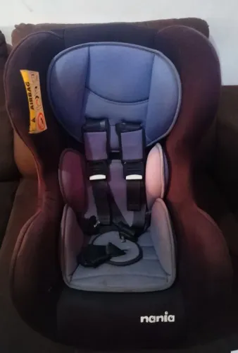Cadeirinha de Automóvel Reclinável Usada Nania