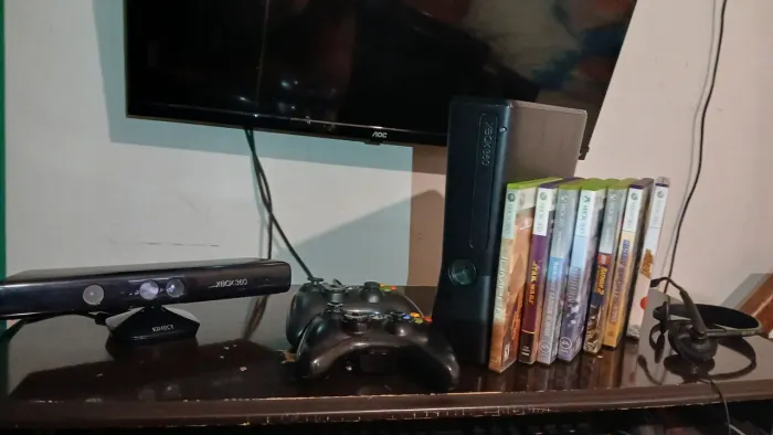 Vendo Xbox Slim 250GB HD
