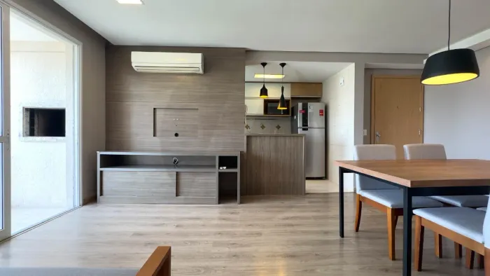 Apartamento com 2 dormitórios, suíte, sacada com churrasqueira, 2 vagas e infraestrutura c