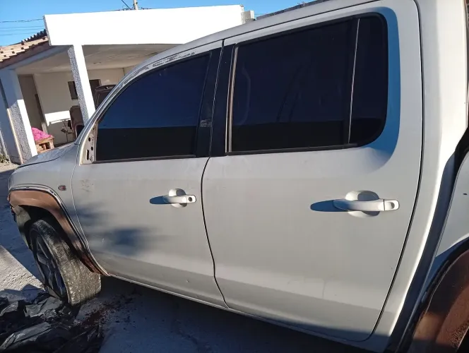 Porta dianteira e traseira Amarok 2015.