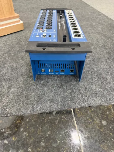 Mesa de Som Digital Soundcraft UI24